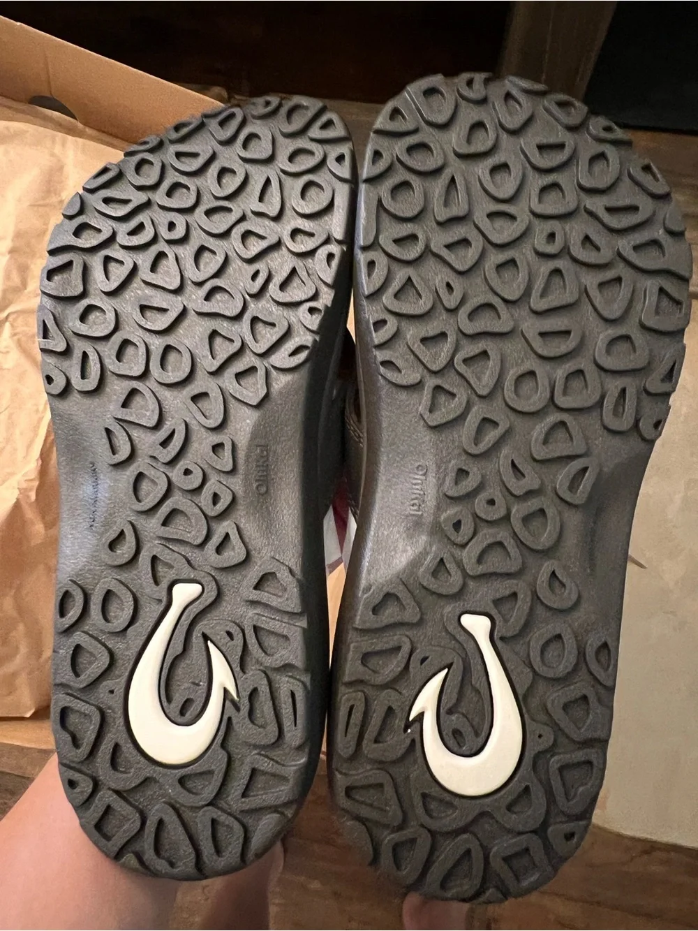 Okukai Mens Ohana Dark Java/Ray Size 10 NWT